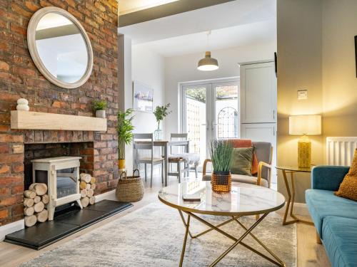 Queens Quarter Casa | Pass the Keys Rathcool Gorgeous Terrace with Outdoor Living Cafes and Bars