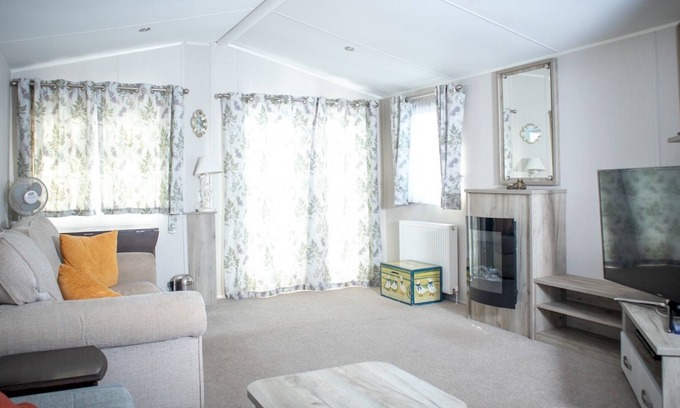 Minster on Sea Casa | Pass the Keys | Sheerness Holiday Caravan for 6