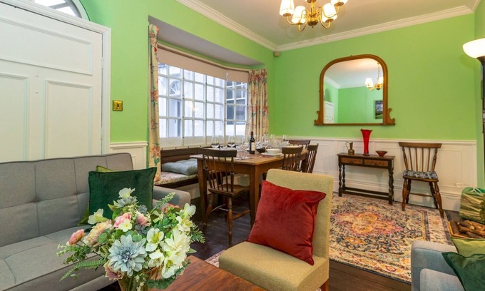 Church Stretton Casa | Pass the Keys | Spacious home, sleeps 9 - walker & cyclist retreat