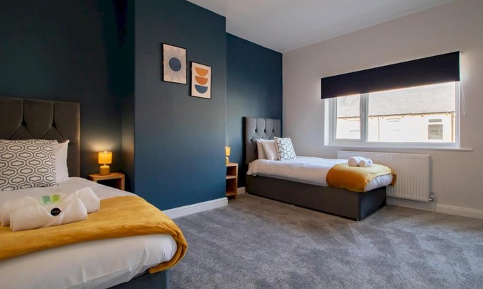 Blyth Casa | Pass the Keys Stylish Terrace with Free Parking
