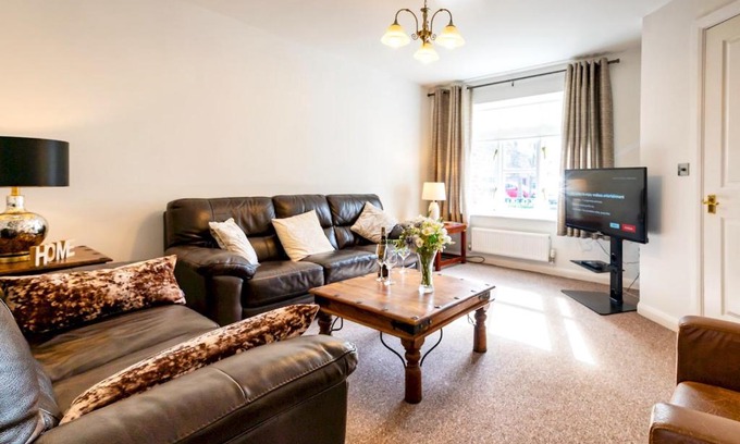 Shrewsbury Casa | Pass the Keys Town Location for Shrewsbury with 3 Bedrooms