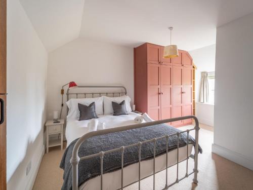 Whichford Casa | Pass the Keys Unicorn Cottage Rural Cotswold Escape