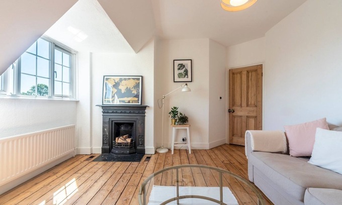 East Molesey Apartamento | Pass the Keys | Victorian Flat A Stones Throw From Hampton Court