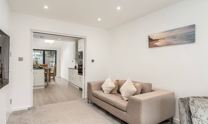 High Wycombe Alquiler De RV | Pass the Keys | Wycombe and Handy Cross Townhouse