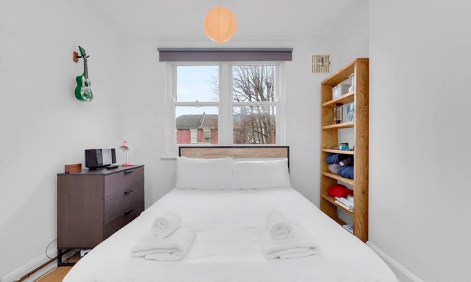 Forest Gate Casa | Pass the Keys | Your London Getaway: Cosy Flat in Prime Location