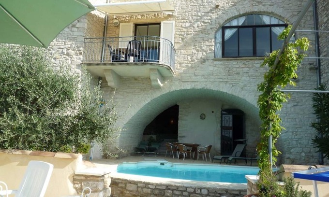 Vezenobres Casa | Passiflore, Duplex en pueblo medieval