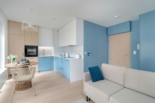 Grunwald Apartamento | Pastel Blue Studio Grunwald with Garden & Parking Poznań by Noclegi Renters