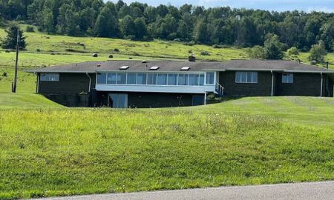 Wellsboro Cabina | Pastoral 2BDR near Trails | Firepit + Game Room
