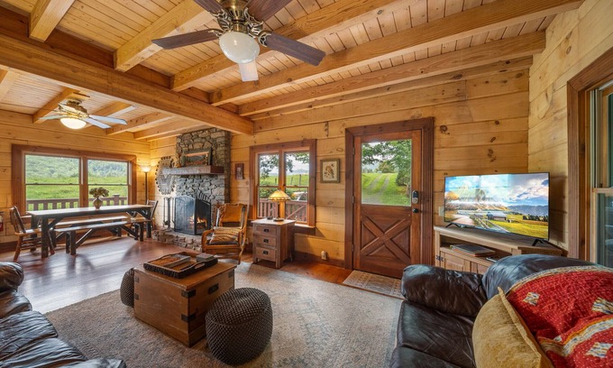 Todd Casa | Pastoral Mountain Cabin in Todd