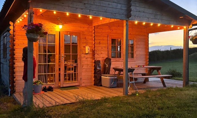 Okehampton Cabina | Pastures Green (Oak Tree Lane) Gorgeous rustic charm