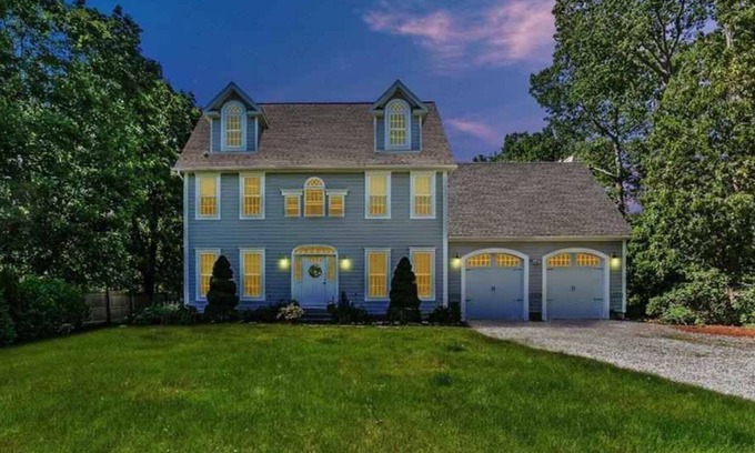 Westbrook Center Casa | Patchogue River Retreat, 8 minute walk to West Beach