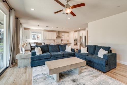 Manteca Casa | Patio and Outdoor Kitchen Manteca Family Home