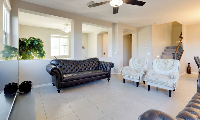 Gilbert Casa | Patio & Balcony: Spacious Gilbert Getaway!