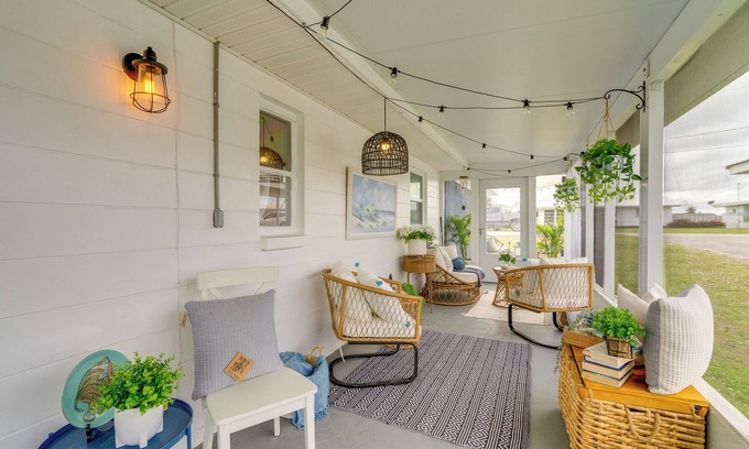 Punta Gorda Cabaña | Dock & Lanai: Waterfront Punta Gorda Cottage