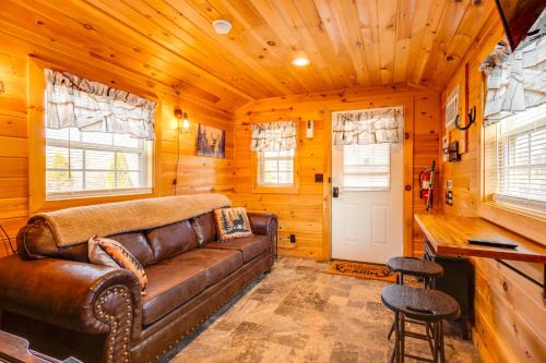 Sevierville Casa | Patio, Fire Pit and Grill Central Sevierville Cabin