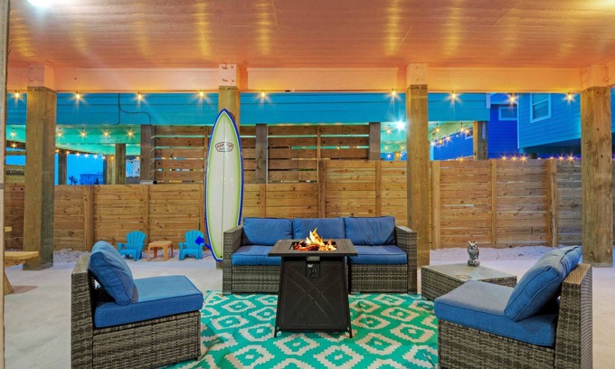 Port Aransas Cabaña | Patio Lounge w/ Firepit! Nature Preserve Views Surf-n-dipity by Avantstay
