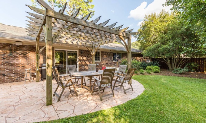 Kings Grant Casa | Patio y ducha al aire libre│Private│3BR - Casa familiar en el medio de Wilmington