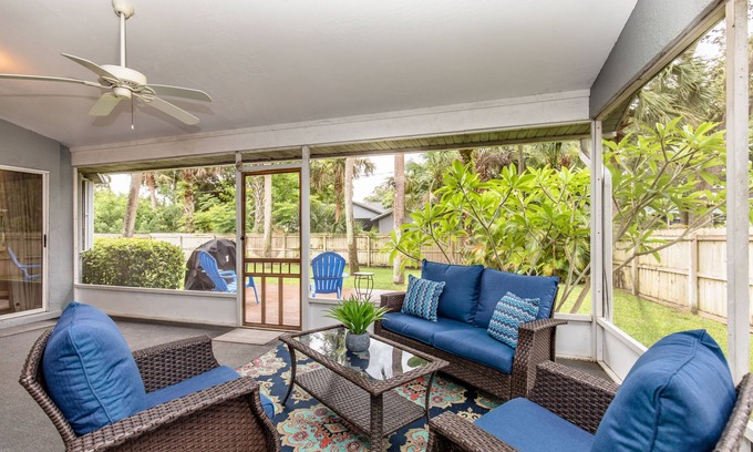 Sebastian Highlands Casa | 🍹🌞 Patio Paradise! 3BR / 2BA privado / patio cercado, mascotas, y tranquilo!