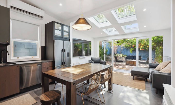 South Fremantle Casa | Paton House, Beach 250m | Heritage Luxe w/ Fireplace and 86" TV