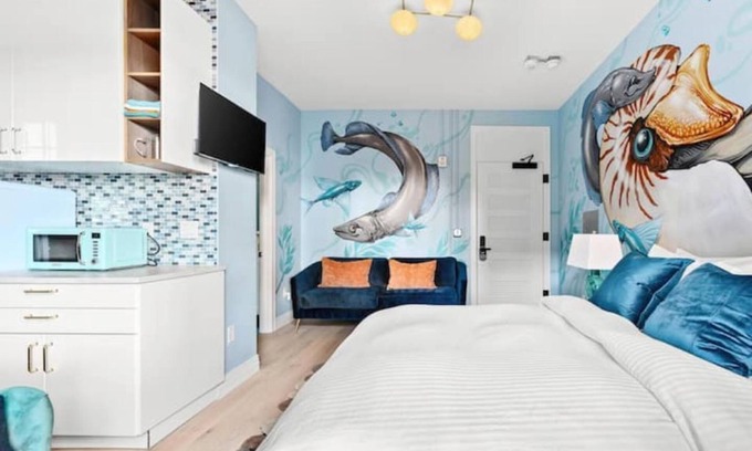 Golden Triangle Apartamento | Patrick Maxcy Art Suite 104