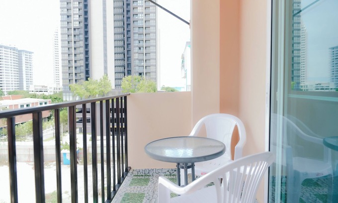 Jomtien Casa | Patumnak Beach Guesthouse
