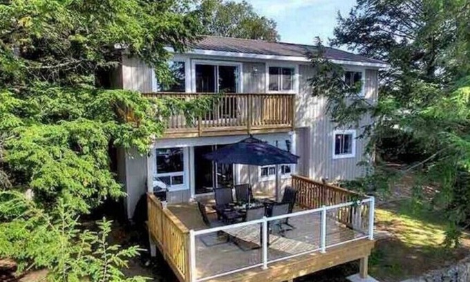 Highlands East Cabaña | Paudash Lake House
