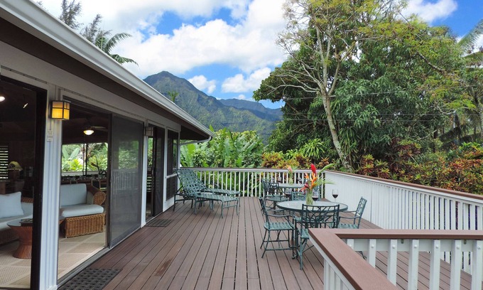 Hanalei Casa | A poca distancia de la playa y la ciudad, excelentes vistas al mar y la montaña, casa muy espaciosa