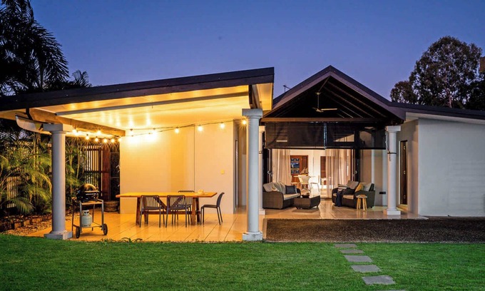 Wongaling Beach Casa | Pause Reset at Mission House and Shack