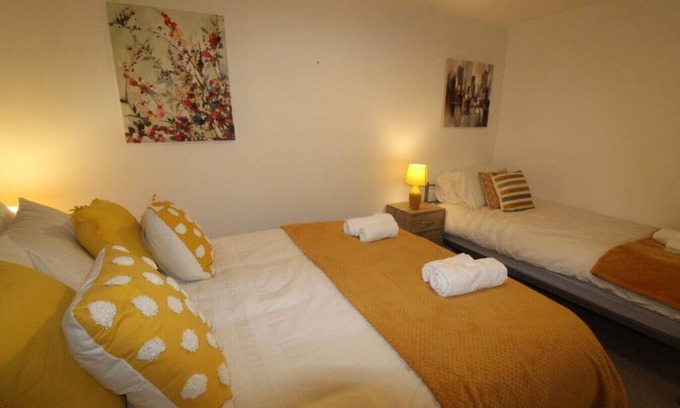 Sutton-in-Ashfield Casa | Pavement House - Sutton- In- Ashfield
