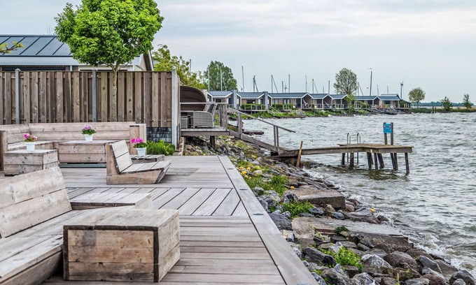 Bovenkarspel Casa | Pavilion Waterfront 6 by Interhome