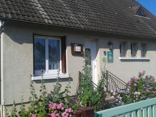 Fontenay-sur-Eure Casa | Pavillon 5 chambres, jardin privatif, proche Chartres, idéal pour familles et activités nature - FR-1-581-75