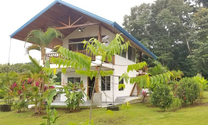 Pavones Casa | Pavones Estate - 4 Separate Units, 12 beds, Modern, Clean, AC, Hot Water, Wi-Fi.