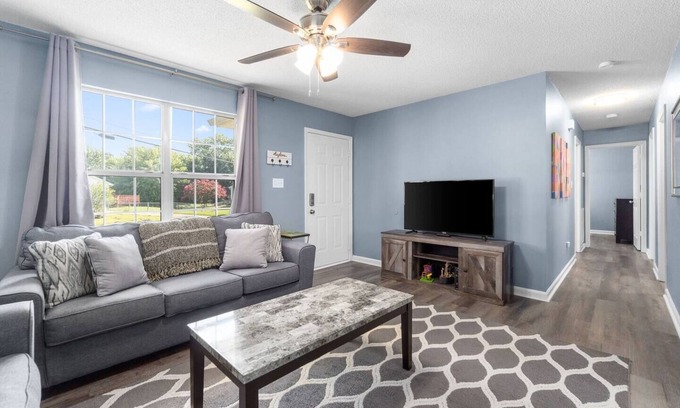 Oak Grove Casa | Paw-fect for pet lovers & thrill seekers