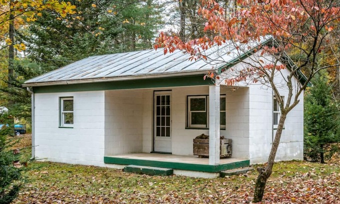 Dayton Cabina | Payne Cabin- Ultimate Glamping Experience
