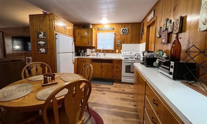Payson Cabina | Payson cabin with huge fireplace