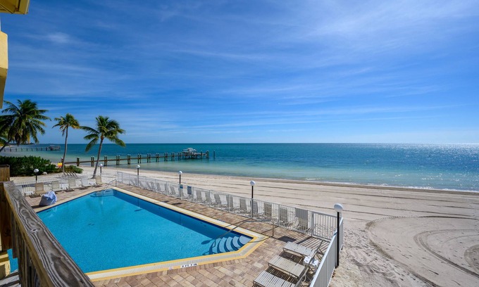 Marathon Cabaña | PC llega cualquier día, playa, piscina, WD, cocina, jacuzzi, puerto deportivo, WiFi, muelle