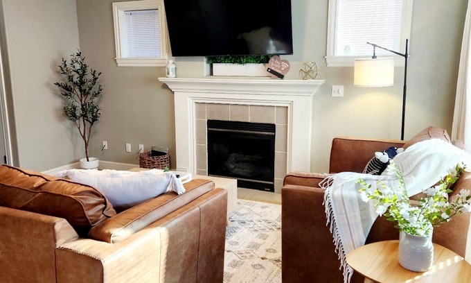 Wilkes East Casa | PDX/Gresham Home with King Bed and Dedicated Office Space