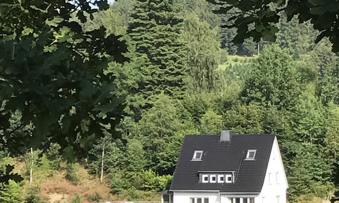 Kuckelheim Apartamento | Paz y naturaleza. Vista panorámica, cómoda, espaciosa. Con cochera y terrazas.