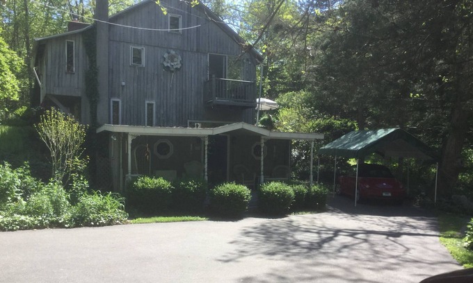 Deep River Center Casa | Peace Barn en el corazón del CT River Valley
