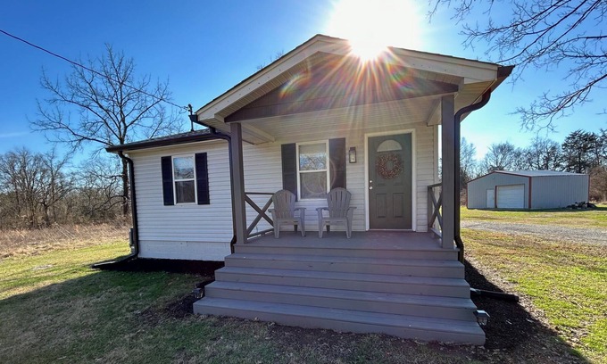 Lewisburg Otro | Peace Creek Cottage on 7+ acres