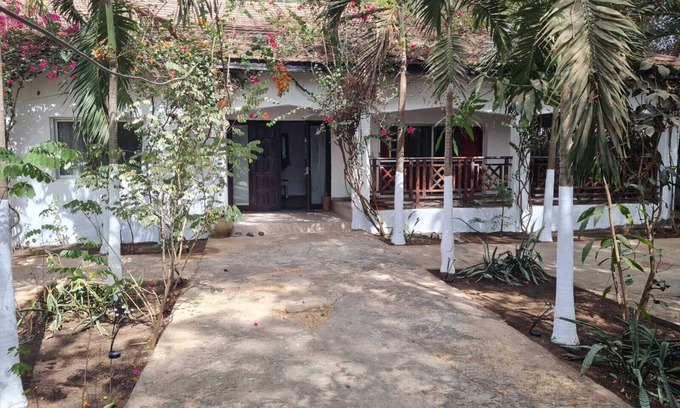 Gunjur Casa | Peace House in Gunjur, Style and Comfort, Just off Gunjur Highway