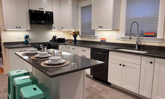 Everett Casa | PEACE IN THE CITY - Humble Luxury minutes from Boston, Beach & Casino