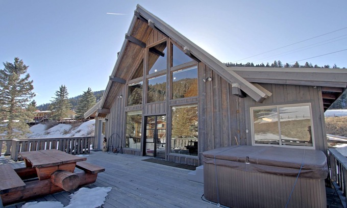 Taos Ski Valley Cabina | Peace Like a River Mountain Home Cabin - Red River, New Mexico, Hot Tub Optional