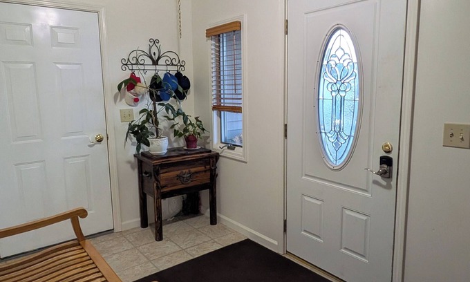 Hillman Casa | Peace of Heaven: 3-bedroom house in peaceful Hillman with AC