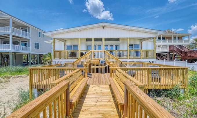 Long Bay Estates Casa | Peace of Heaven Three Bedroom Oceanfront Home in Long Bay Estates