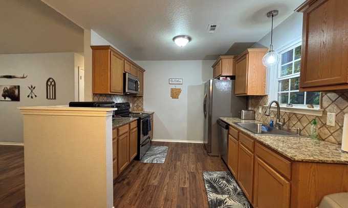 Bella Vista Casa | Peace & Privacy 3-bedroom house in charming Bella Vista, access to Back 40 Trail