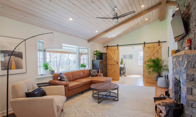 Rhinebeck Casa | Peace, Privacy & Plenty of Sunlight: 6 min to Town