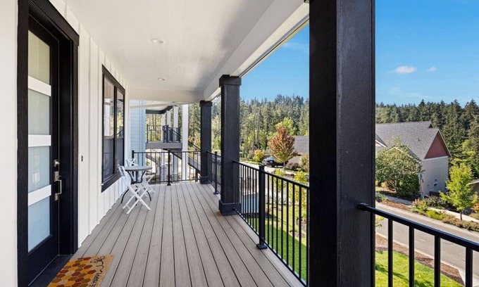Eugene Casa | Peace Under the Pines: 2.5 Miles to U of O