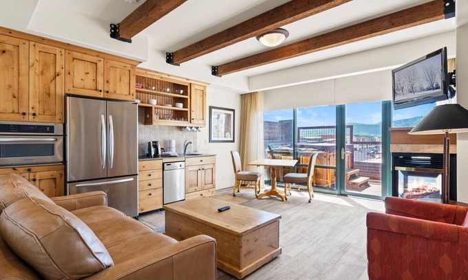 Kimball Junction Condominio | Peaceful 1Bdrm | Private Tub, Fireplace | Washer/Dryer + Balcony