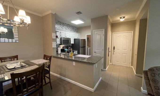 Foothills Condominio | Peaceful 2 bedroom 2 bathroom ground floor condo steps from pool and hot tub!